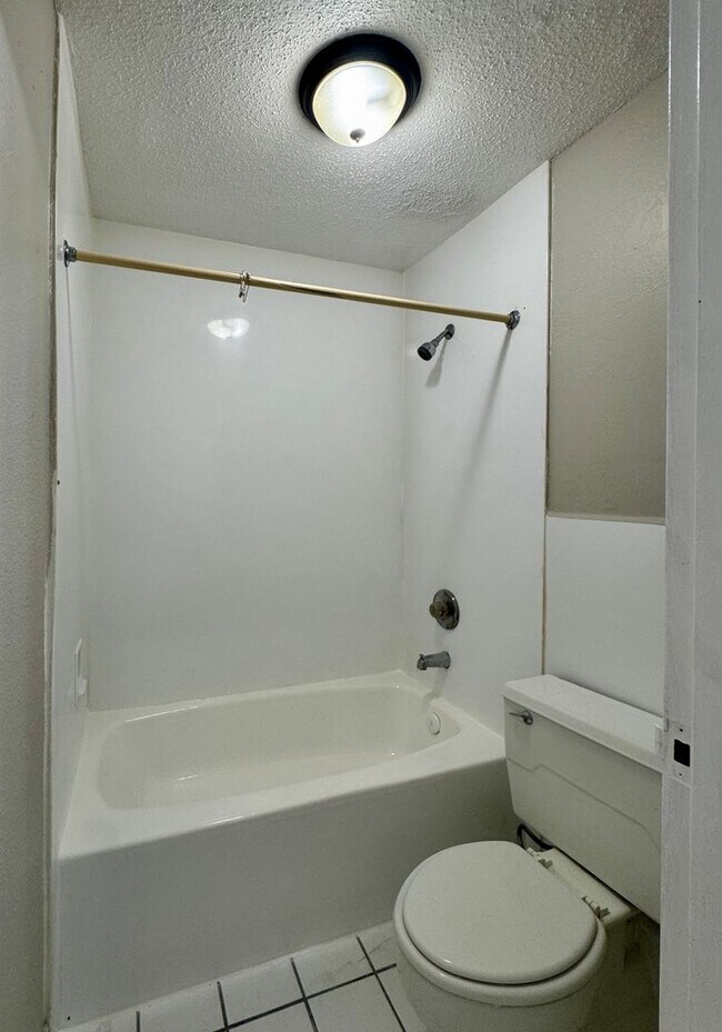 Building Photo - Newly renovated Studio apartment - Water, Electric, Cable TV Included!