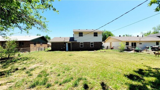 Building Photo - 14025 N Everest Ave