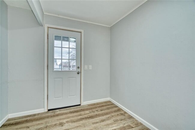 Building Photo - 1070 Gravel Rd