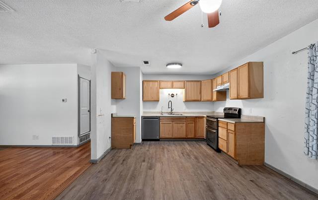 Building Photo - 604 Fegan St