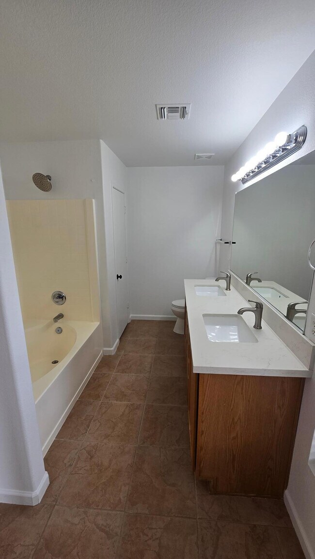 Building Photo - 15537 W Gelding Dr