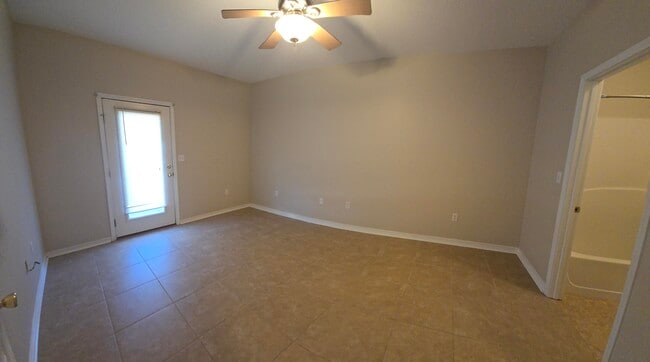 Building Photo - 204 Ann Cir