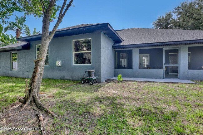 Building Photo - 2559 Christopher Dr