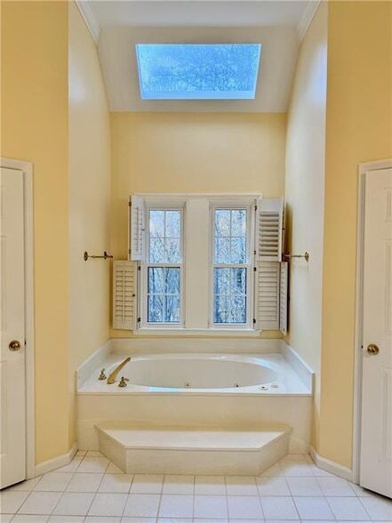 Building Photo - 5450 Heathridge Terrace