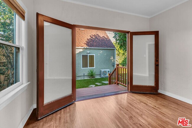 Building Photo - 6329 Drexel Ave