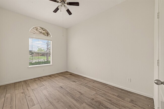 Building Photo - 9202 Sorrell Hollow Ln