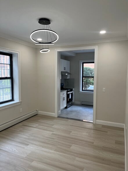 Building Photo - 4048 Hampton St