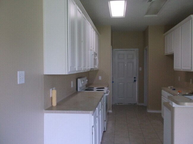 Building Photo - 16107 Sandy Path Ln