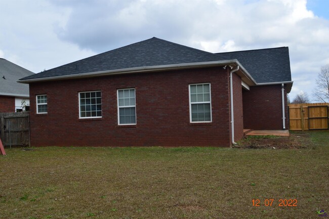 Building Photo - 704 Falkirk Dr