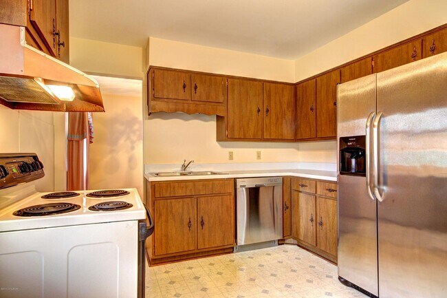 Building Photo - Available NOW - 4 beds/ 2 baths - $2,000/mo