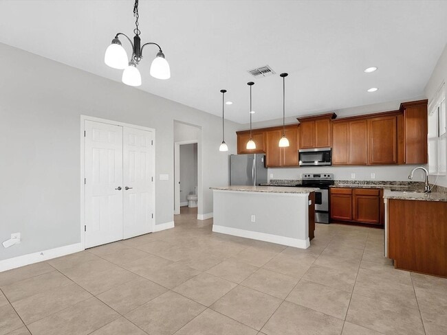 Building Photo - 2274 Geneva Dr