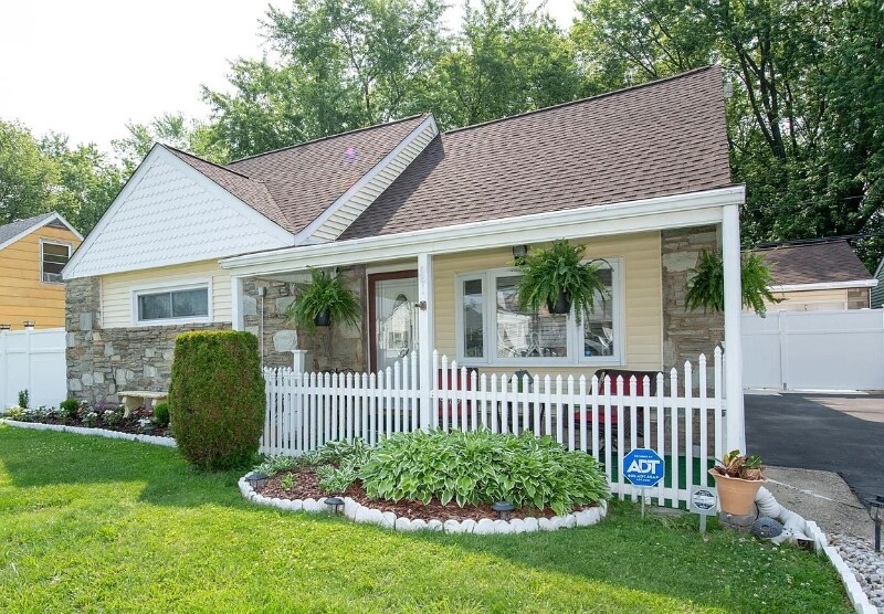 Primary Photo - 11013 Stevens Rd