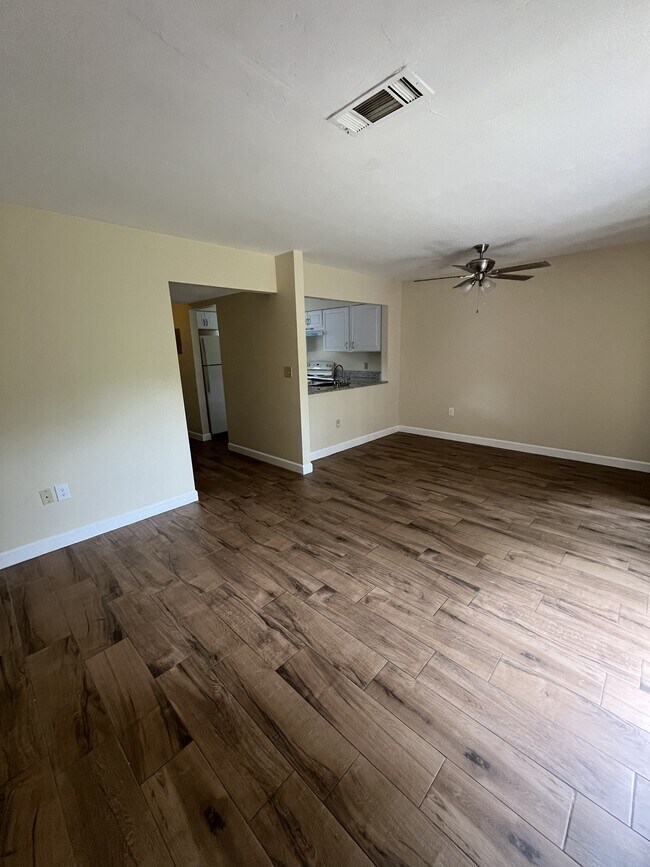 Building Photo - 7214 SW 44th Pl