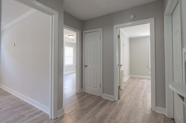 Building Photo - 1009 McEvers Rd