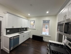 Building Photo - 63 Ashford St