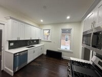 Building Photo - 63 Ashford St