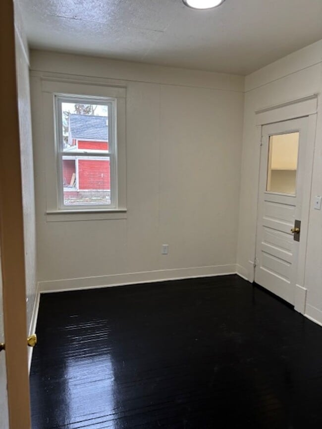 Building Photo - 1468 Hoyt St