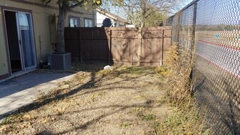 Building Photo - 7536 Oak Chase