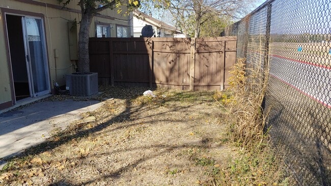 Building Photo - 7536 Oak Chase