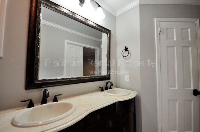 Building Photo - 5614 Chamblee Dunwoody Rd