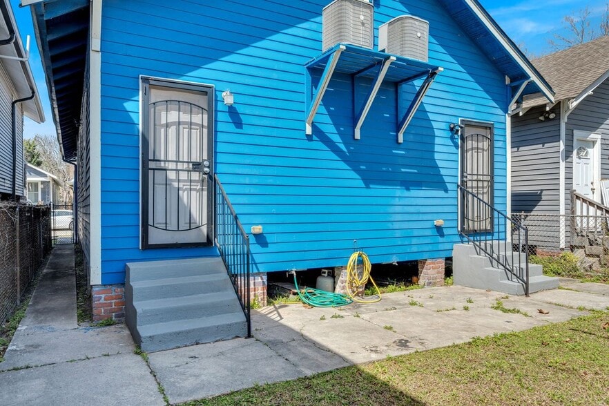 Building Photo - 3023 Burdette St