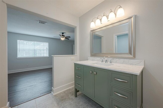 Building Photo - 7910 Litchfield Ln