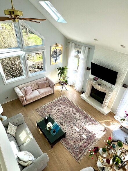 Building Photo - 4311 Camelot Cir