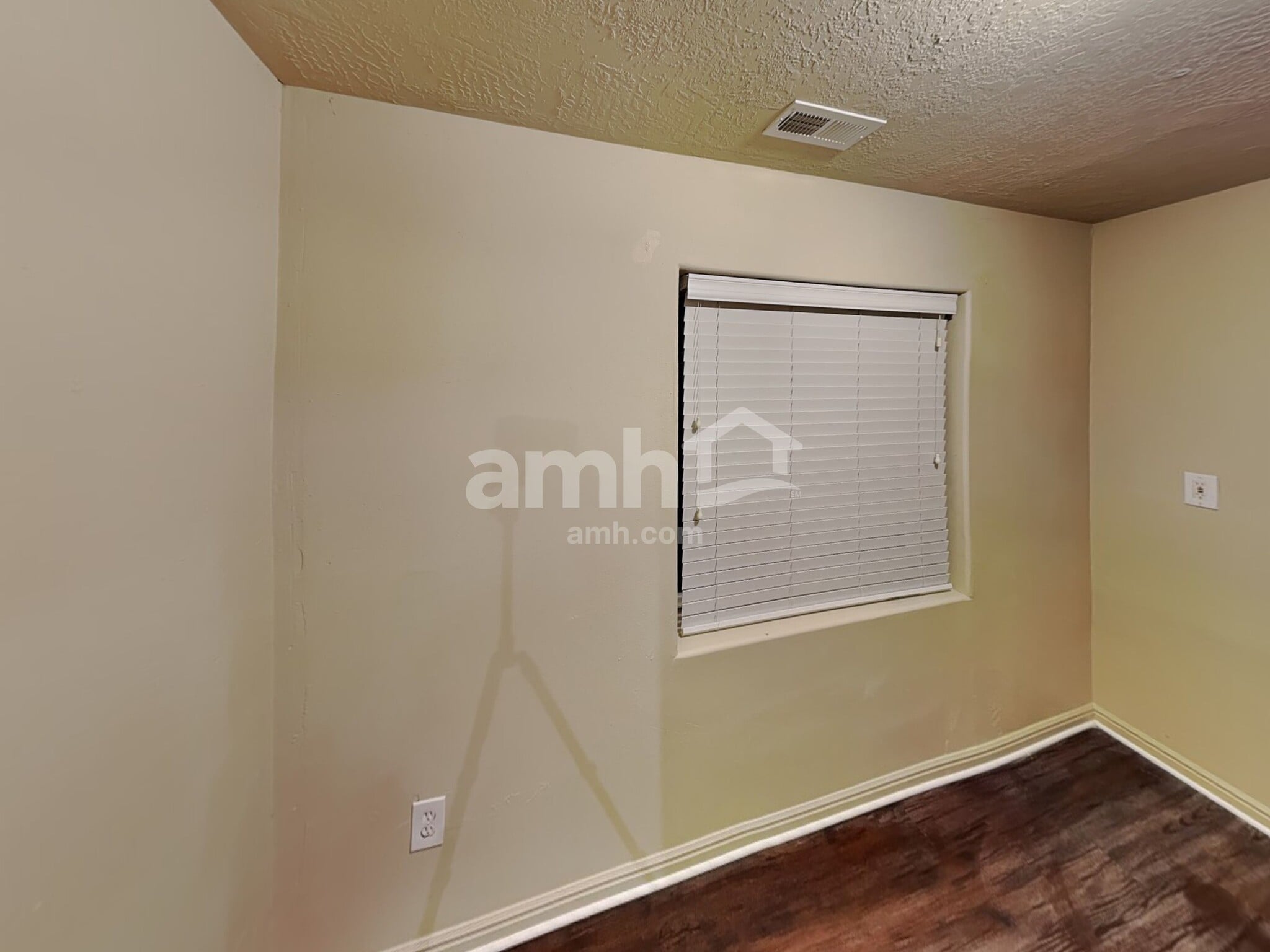 Building Photo - 105 W 1200 S