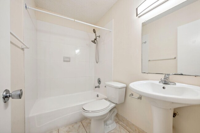 Building Photo - 308 Southwind Ct