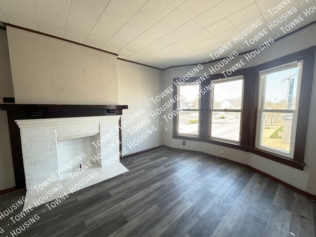 Building Photo - 89 Macamley St