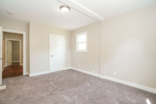 Building Photo - 764-766 Kelton Ave