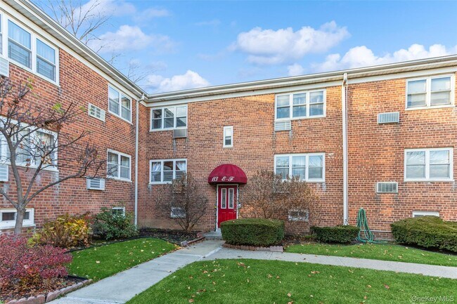 Building Photo - 183 Drake Ave