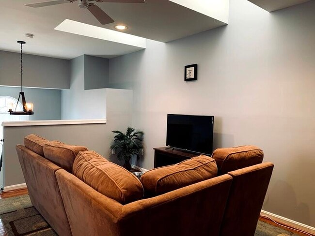 Building Photo - 700 Leister Dr