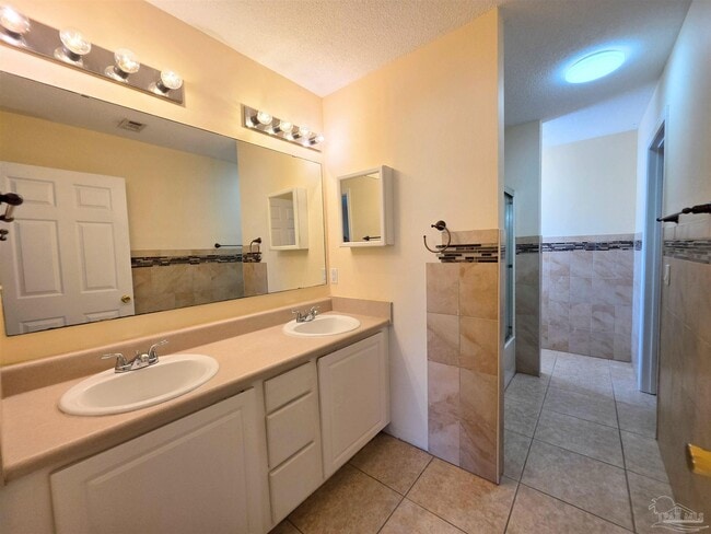 Building Photo - 1028 Antigua Cir