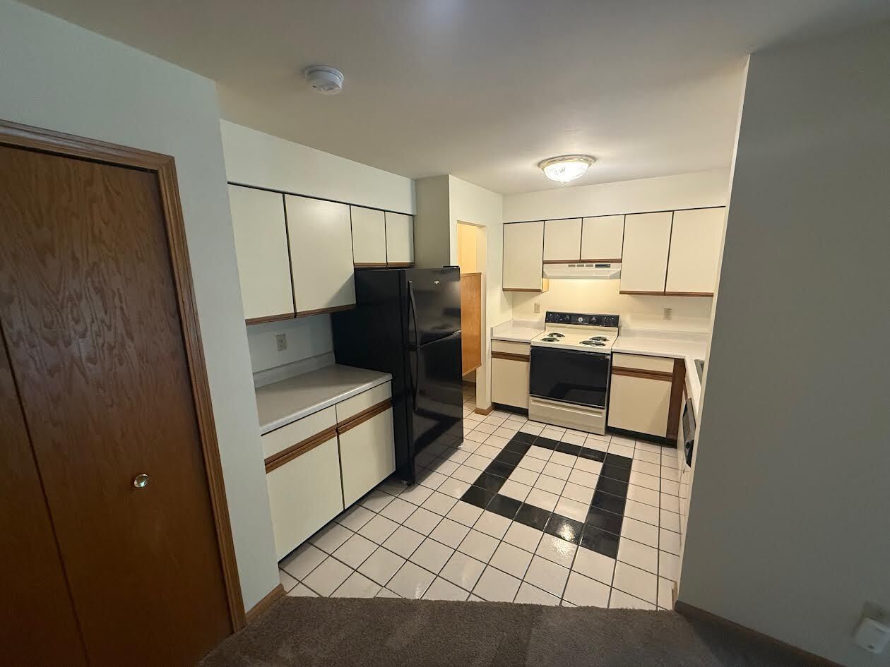 Building Photo - Tawhee Meadows