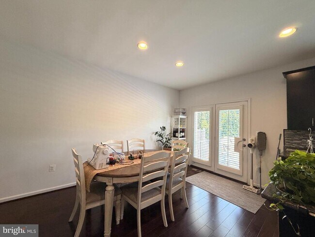 Building Photo - 9243 Dawkins Crest Cir