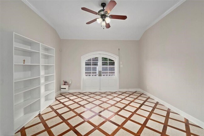 Building Photo - 6303 Lugary Dr