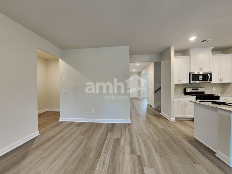 Building Photo - 769 Treeline Rd