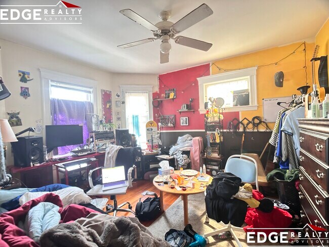 Building Photo - 5 Mapleton St