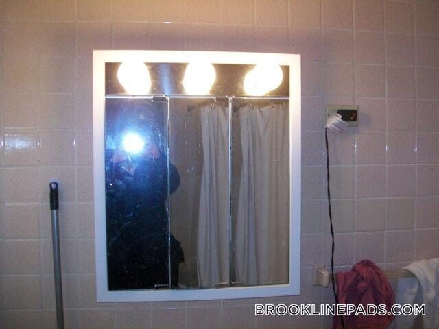 Building Photo - 1223 Beacon St