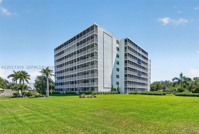 Building Photo - 5 Bluebill Ave