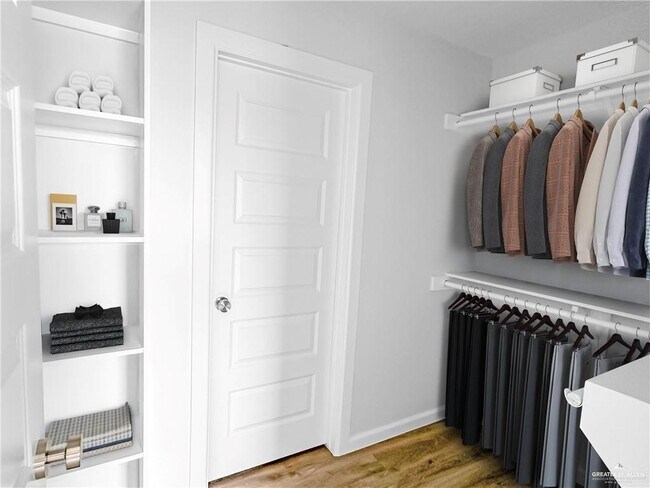 Building Photo - 27 Tyler Ave