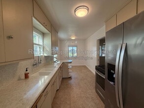 Building Photo - 314 Virginia Dr