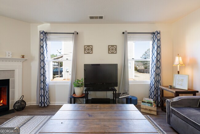 Building Photo - 45 Chandler Fields Dr