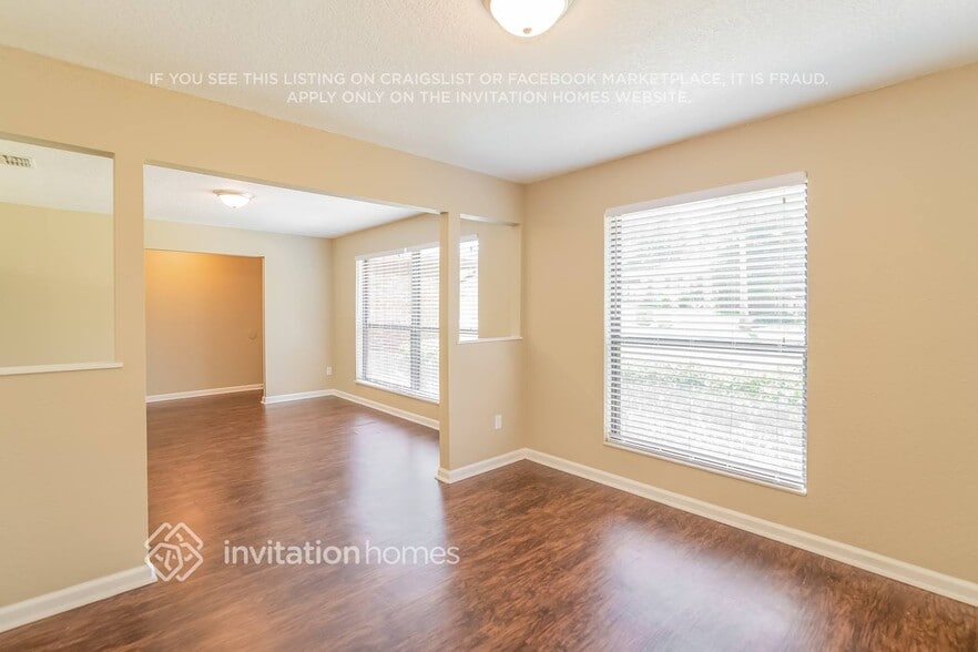 Building Photo - 8323 Country Creek Blvd