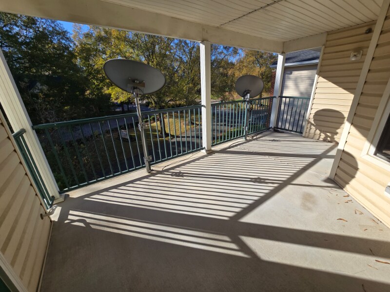 Building Photo - 810 Brassie Ln