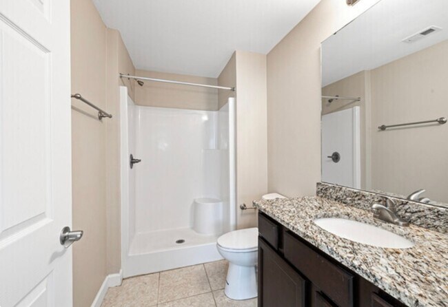 Building Photo - Beautiful 1B/1B Apartment in FWB in Pristi...