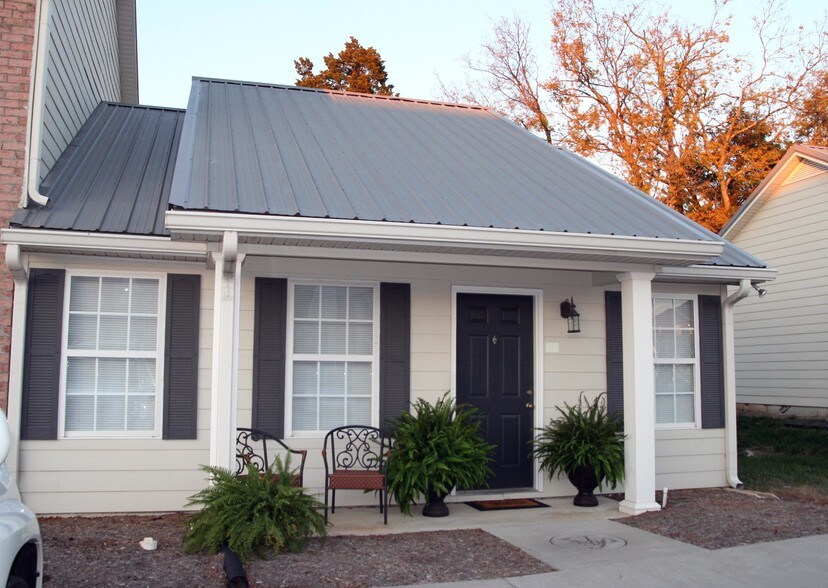 Victoria Place Townhomes 1322 N Rutherford Blvd Murfreesboro TN 37130