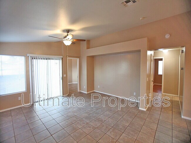 Building Photo - 11004 W Griswold Rd