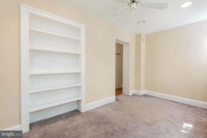 Back bedroom - 406 Delafield Pl NW